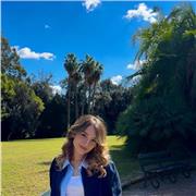 Studentessa laureata in filosofia offre aiuto nello svolgimento di materie scientifiche e letterarie a bambini di ogni età